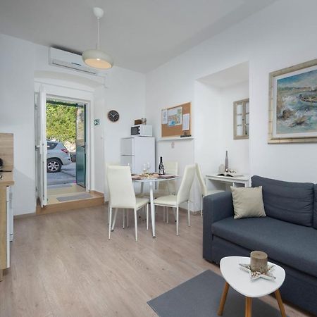 Naval Apartment リエカ エクステリア 写真